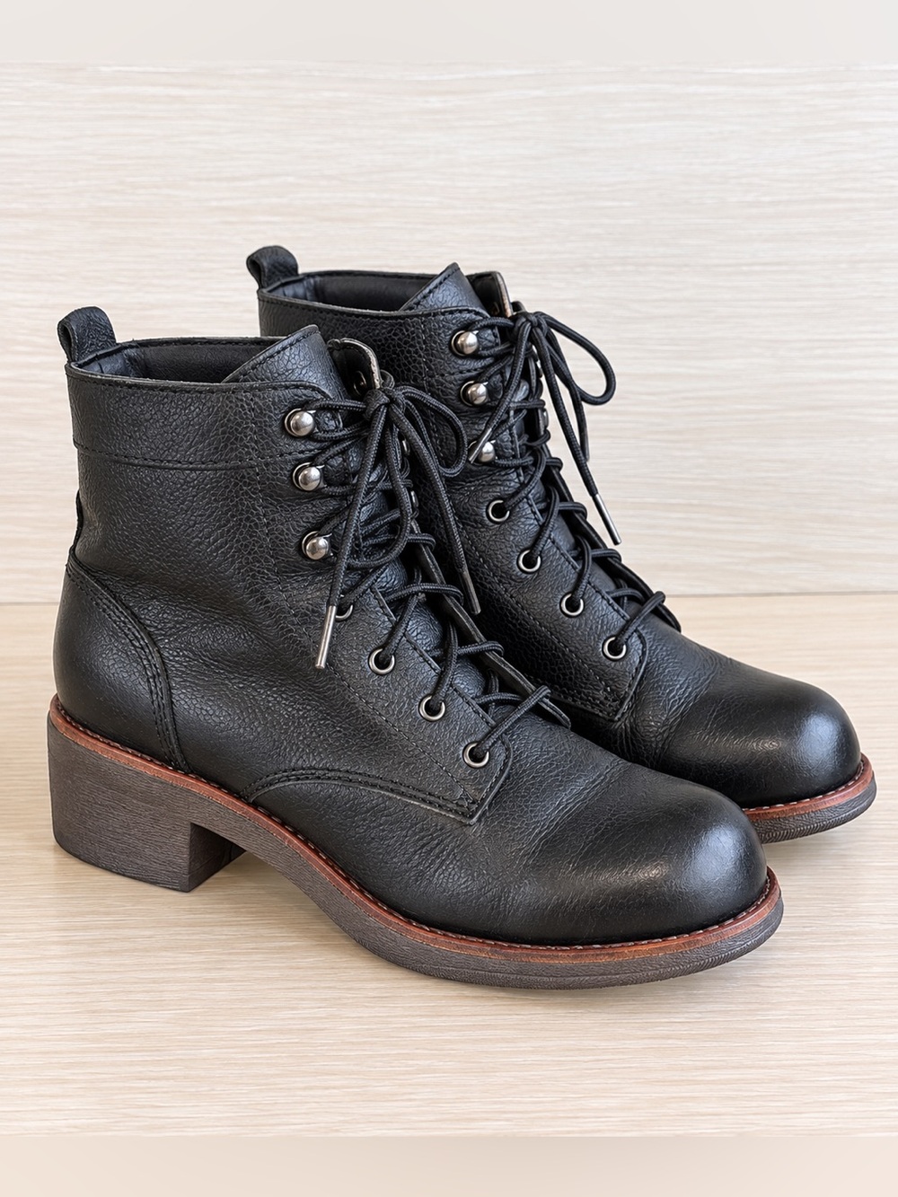 WORX by Red Wing Women’s Black Leather Lace Up Ankle Boots Size 8M